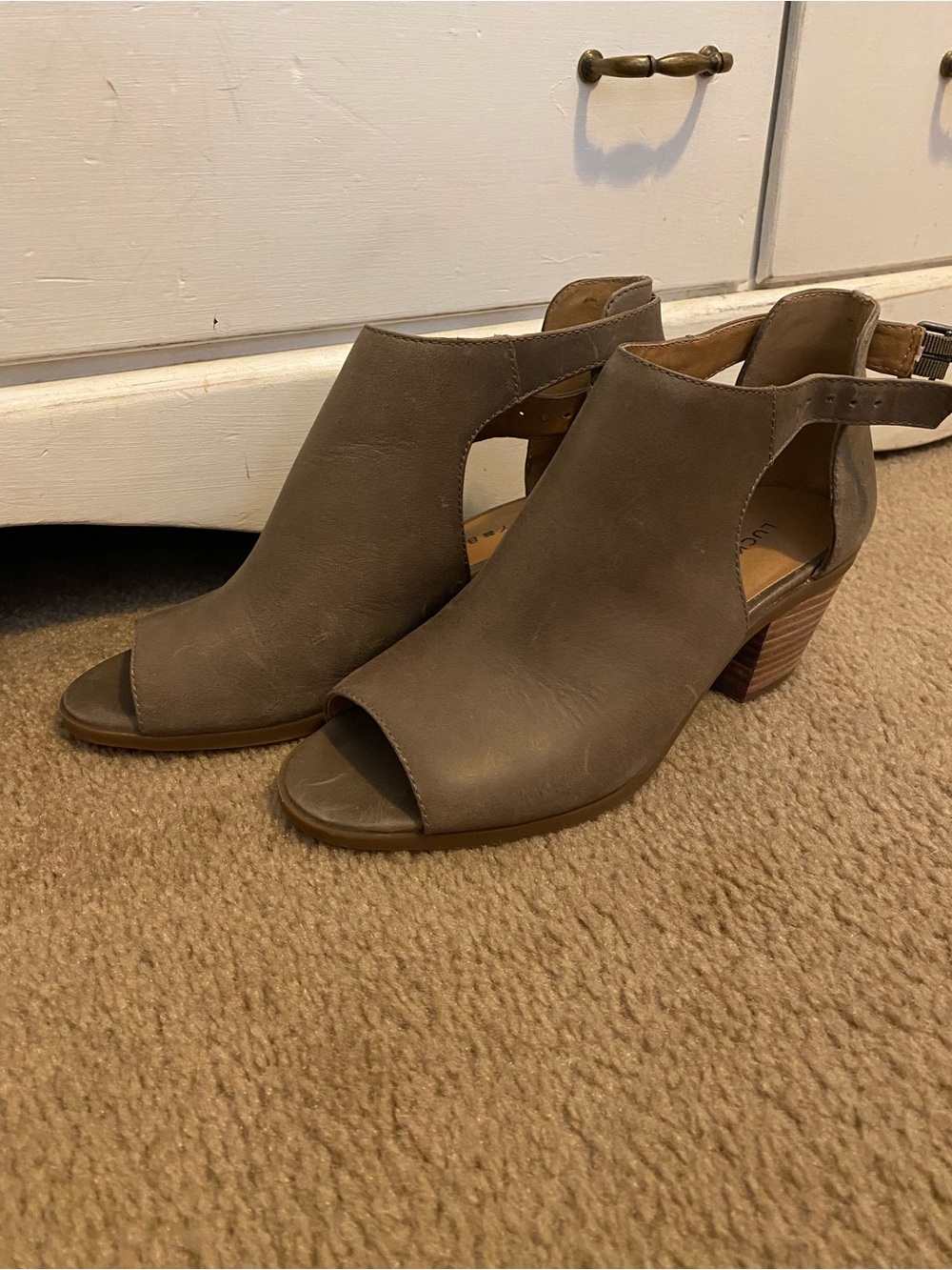 Womenโs Taupe Open-Toe Slingback Block Heel Sandals
